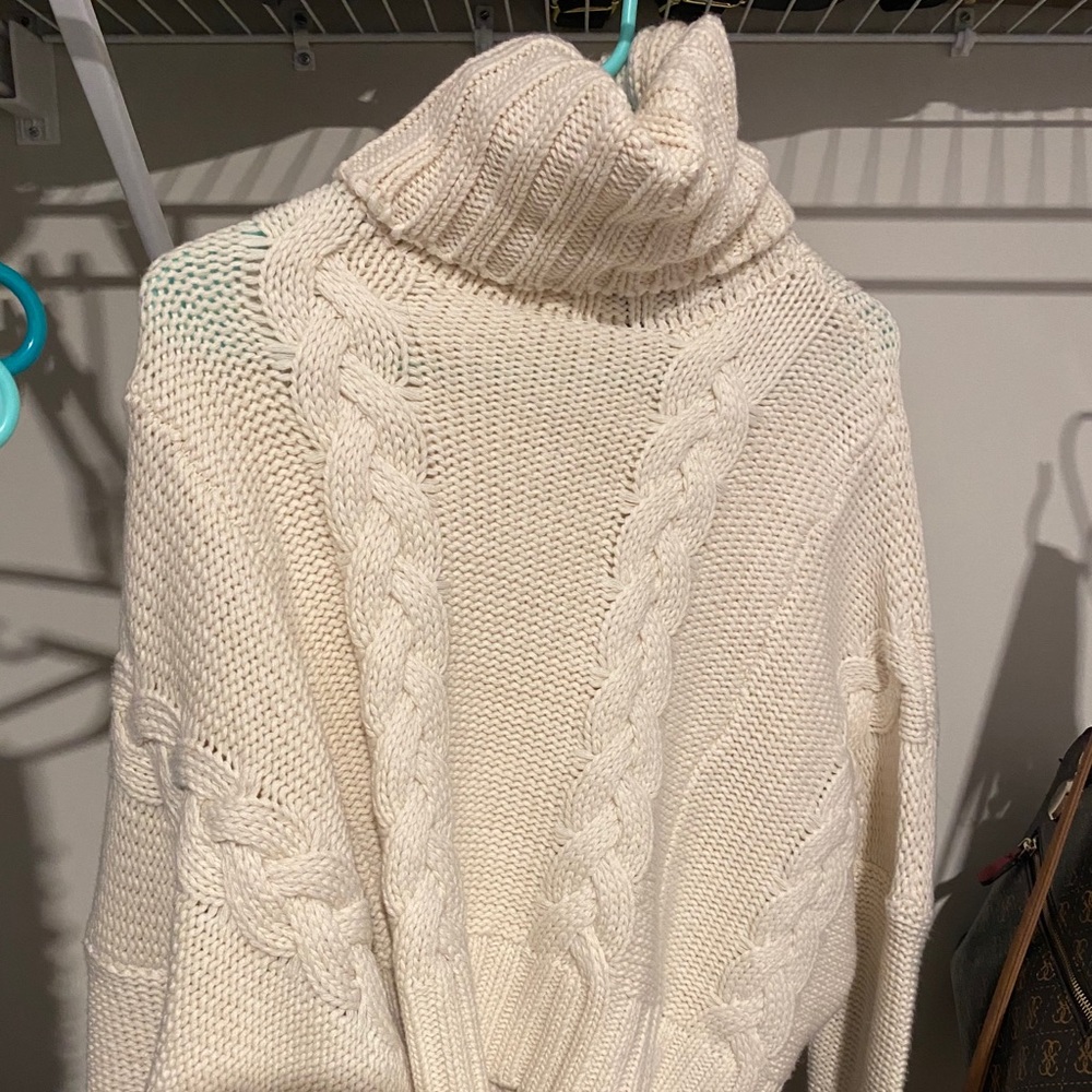 Crop top turtle neck sweater